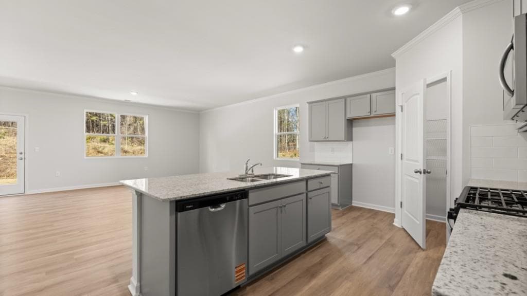 4 bedroom, 3 bathroom, 1,863 sq ft single family residence under contract at 3882 Donetta Drive, Atlanta, GA 30349 — photo 6