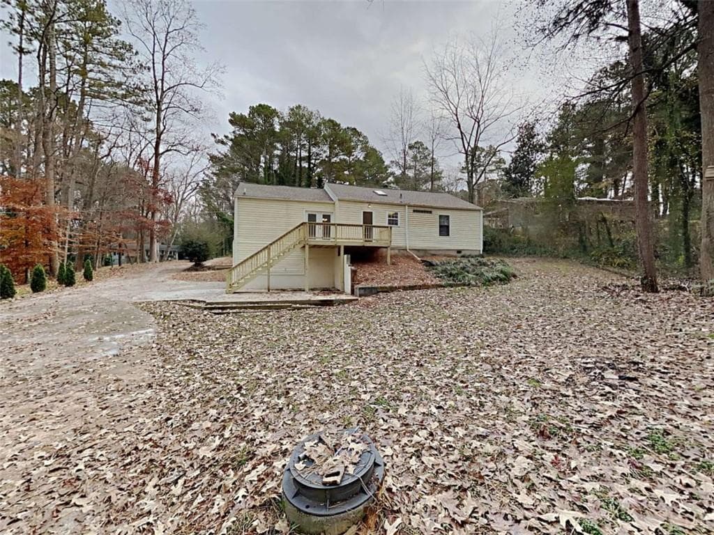 3 bedroom, 2 bathroom, 1,404 sq ft single family residence under contract at 2004 Vicksburg Trail, Woodstock, GA 30189 — photo 2