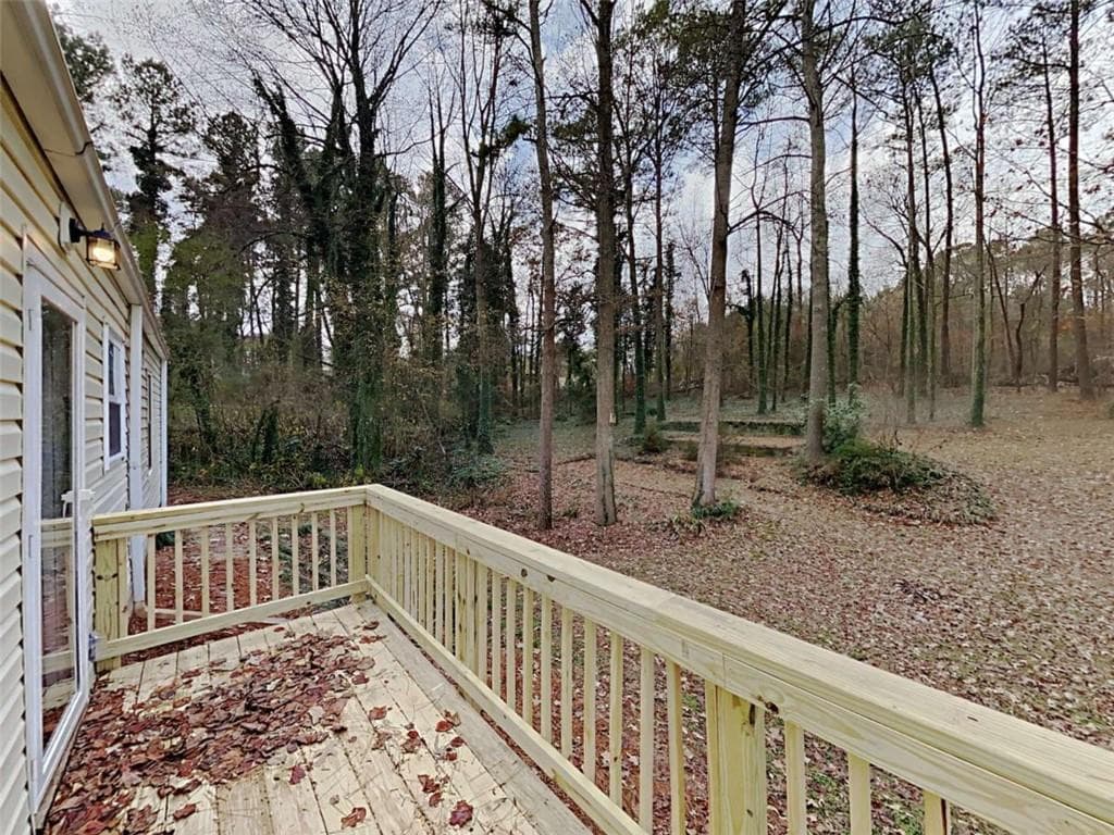3 bedroom, 2 bathroom, 1,404 sq ft single family residence under contract at 2004 Vicksburg Trail, Woodstock, GA 30189 — photo 4