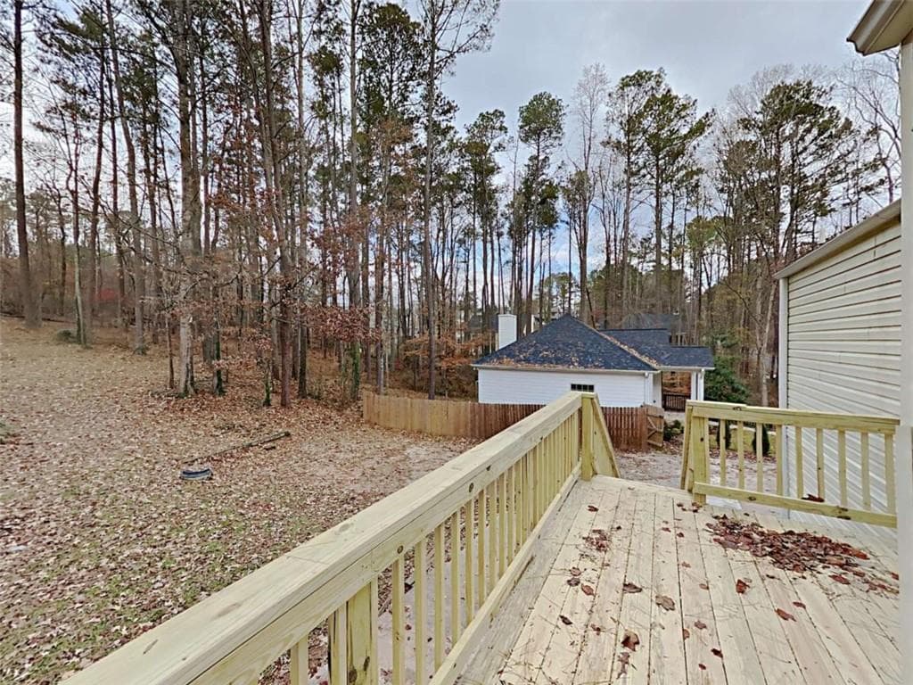 3 bedroom, 2 bathroom, 1,404 sq ft single family residence under contract at 2004 Vicksburg Trail, Woodstock, GA 30189 — photo 5