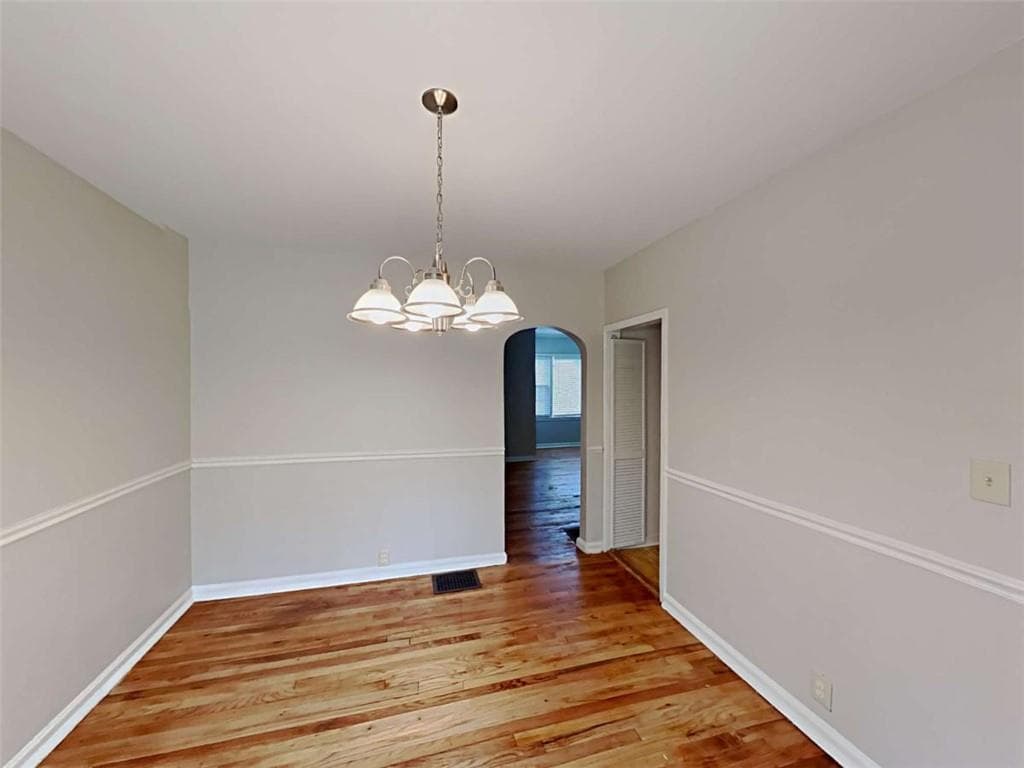 3 bedroom, 2 bathroom, 1,404 sq ft single family residence under contract at 2004 Vicksburg Trail, Woodstock, GA 30189 — photo 9