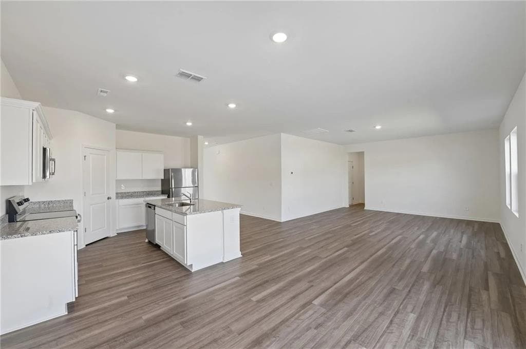 4 bedroom, 3 bathroom, 2,406 sq ft single family residence under contract at 188 Galilee Lane, Bethlehem, GA 30620 — photo 8