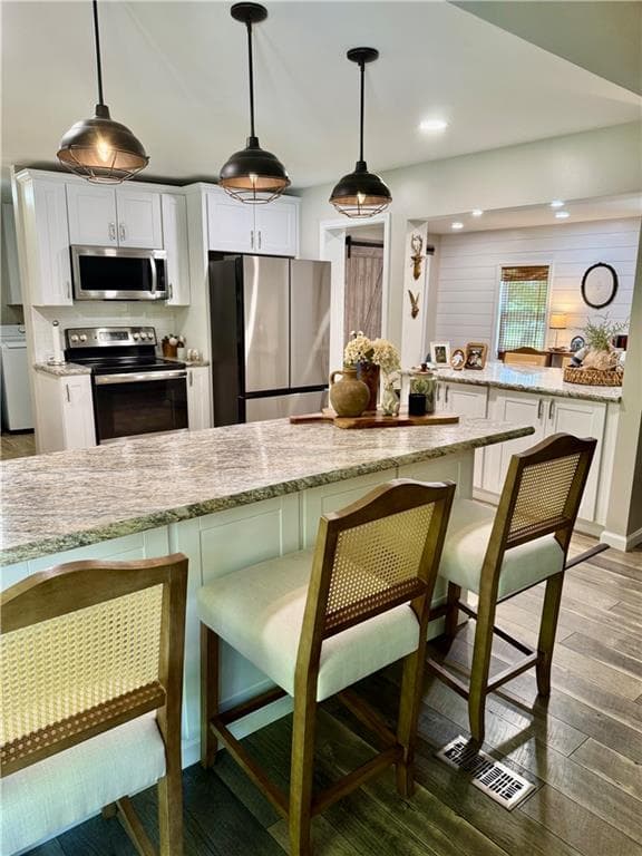 3 bedroom, 2 bathroom single family residence for sale at 351 River Lake Drive, Eatonton, GA 31024 — photo 9