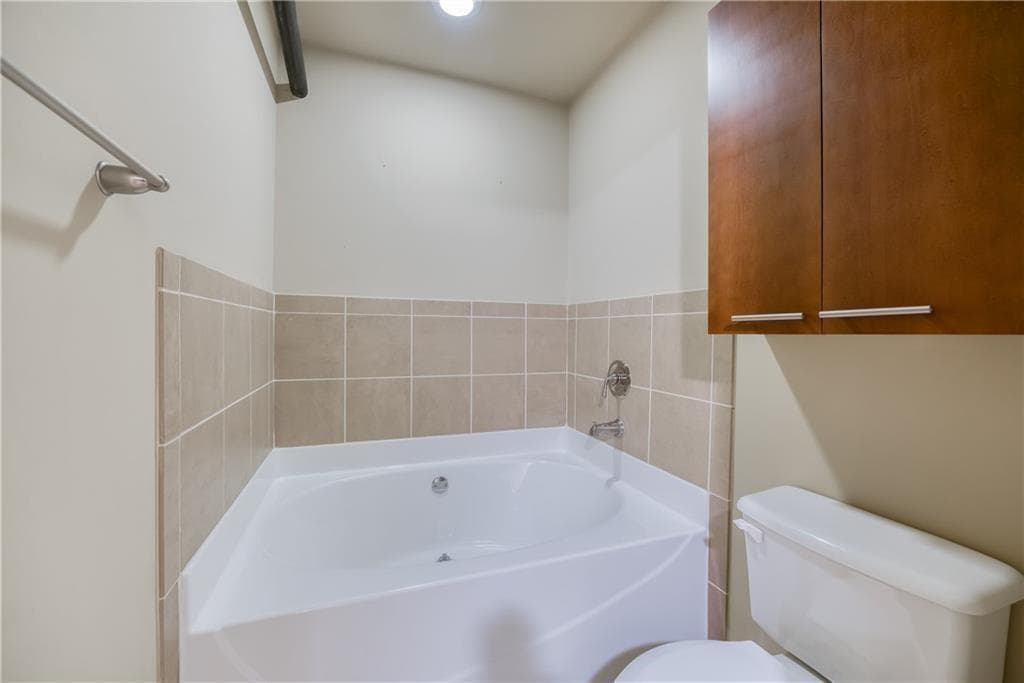1 bedroom, 2 bathroom, 1,143 sq ft condominium for rent at 232 19th Street 7316, Atlanta, GA 30363 for $2,000 a month — photo 9