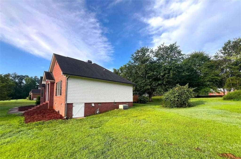 3 bedroom, 2 bathroom, 1,997 sq ft single family residence for sale at 125 Wedgefield Drive, Mcdonough, GA 30252 — photo 5