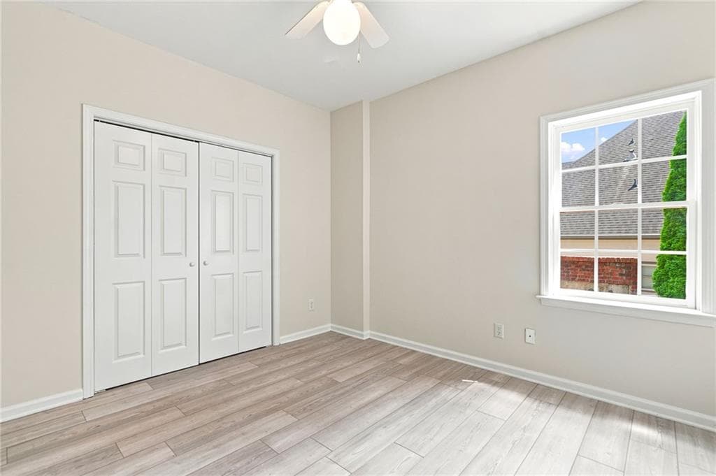 6 bedroom, 4 bathroom, 3,740 sq ft single family residence for sale at 1039 Avery Creek Drive, Woodstock, GA 30188 — photo 8