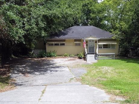 5 bedroom, 2 bathroom, 3,216 sq ft single family residence for sale at 5017 Oakdale Road, Smyrna, GA 30080