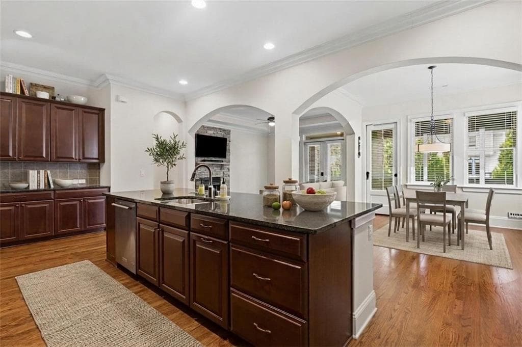 6 bedroom, 6 bathroom, 5,301 sq ft single family residence for sale at 4786 Olde Village Cove, Dunwoody, GA 30338 — photo 7