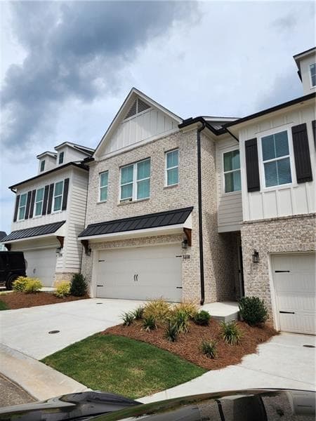 4 bedroom, 4 bathroom, 2,850 sq ft townhouse for rent at 1218 Westshore Drive, Cumming, GA 30041 for $2,900 a month
