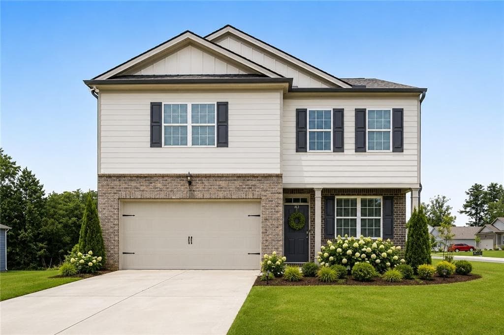 3 bedroom, 3 bathroom, 2,188 sq ft single family residence for sale at 163 Oakwood Heights Road, Dallas, GA 30132