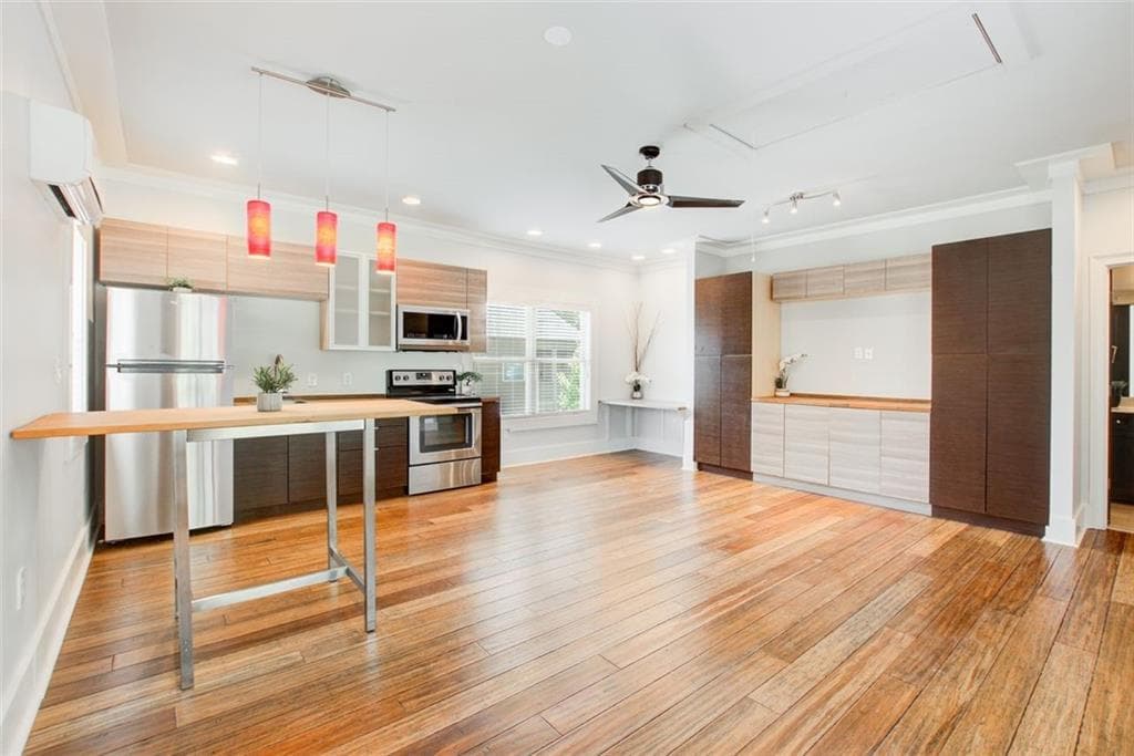 1 bathroom apartment for rent at 2058 Westwood Road, Smyrna, GA 30080 for $1,350 a month — photo 3