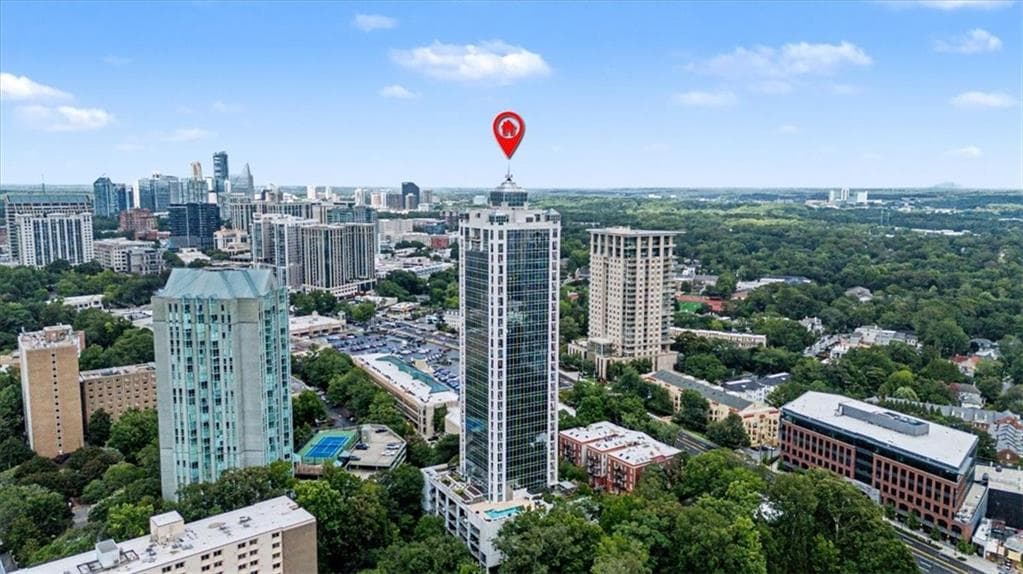 2 bedroom, 2 bathroom, 1,371 sq ft condominium for sale at 2828 Peachtree Road 802, Atlanta, GA 30305 — photo 7