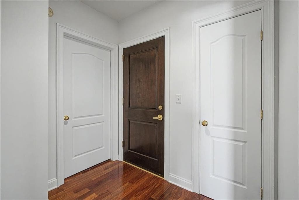 2 bedroom, 2 bathroom, 1,371 sq ft condominium for sale at 2828 Peachtree Road 802, Atlanta, GA 30305 — photo 9