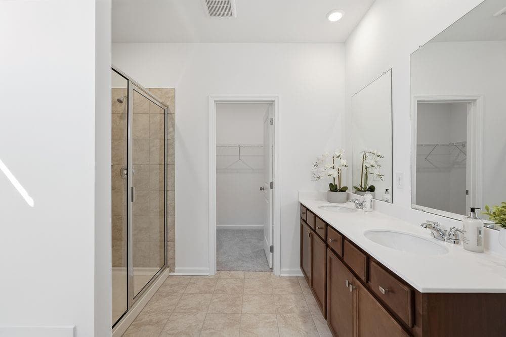 3 bedroom, 3 bathroom, 2,395 sq ft single family residence for sale at 1664 Fawlocke Run, Loganville, GA 30052 — photo 4