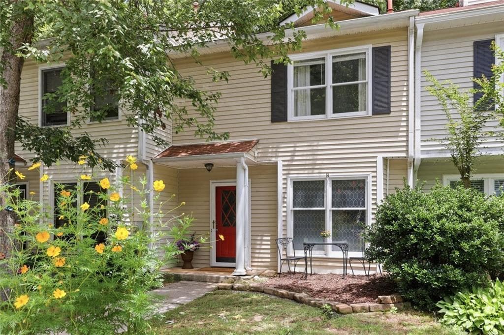 2 bedroom, 3 bathroom, 1,322 sq ft townhouse under contract at 3154 Stratford Green Place, Avondale Estates, GA 30002