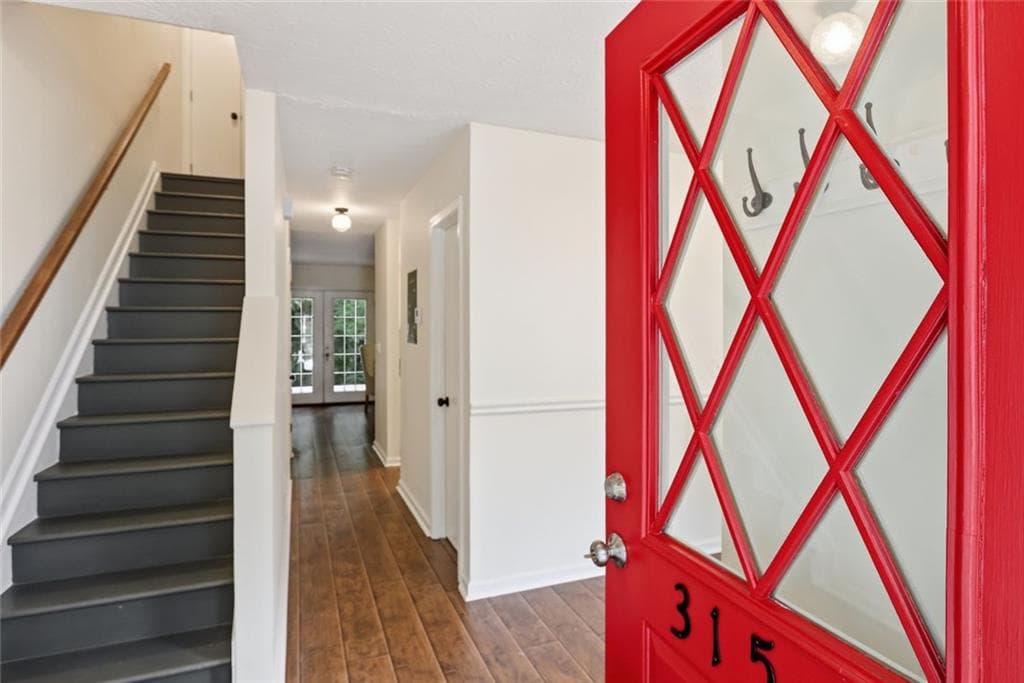 2 bedroom, 3 bathroom, 1,322 sq ft townhouse under contract at 3154 Stratford Green Place, Avondale Estates, GA 30002 — photo 2
