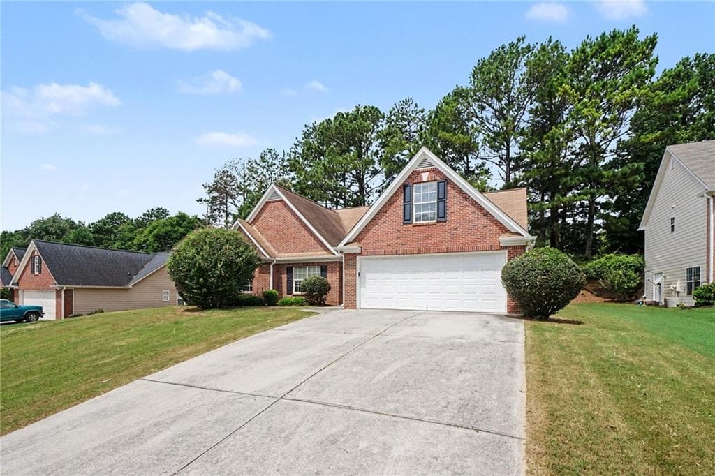 3 bedroom, 2 bathroom, 2,463 sq ft single family residence under contract at 984 Natural Brook Trail, Lawrenceville, GA 30045 — photo 2