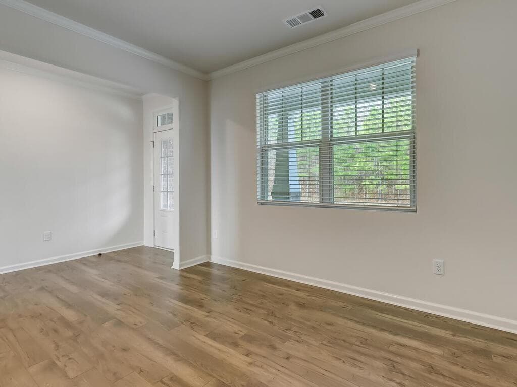 5 bedroom, 3 bathroom, 2,535 sq ft single family residence for sale at 7019 Blackbird Court, Flowery Branch, GA 30542 — photo 8