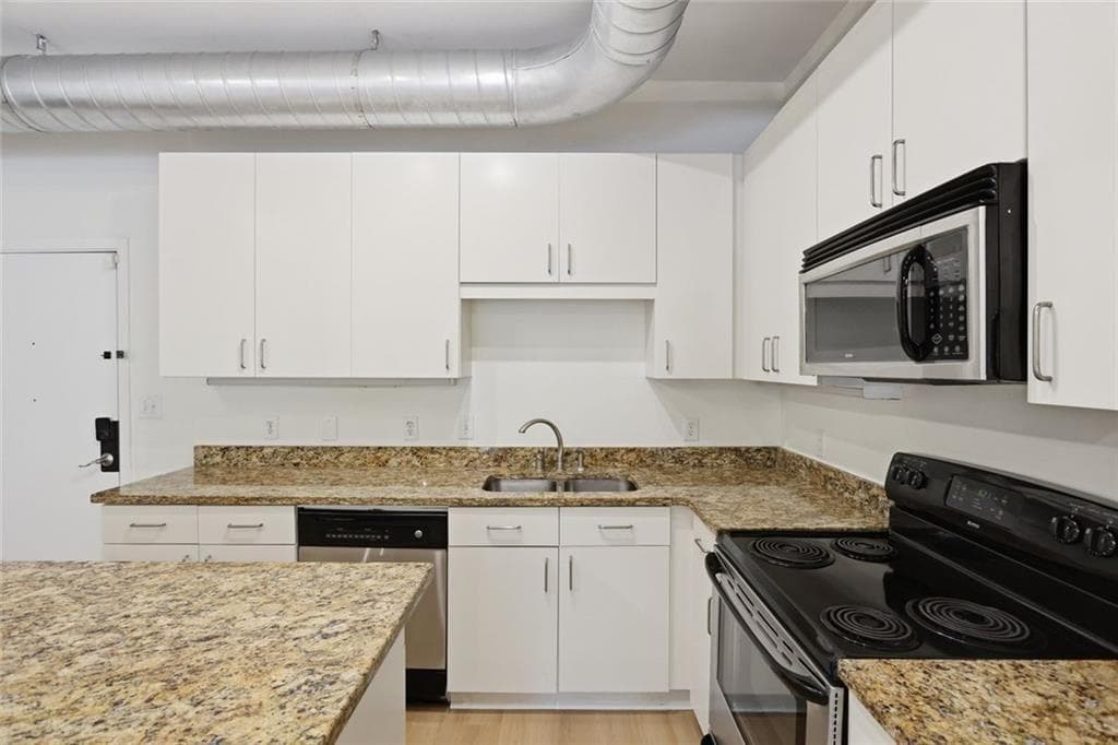 2 bedroom, 2 bathroom, 1,178 sq ft condominium for sale at 5300 Peachtree Road 1204, Atlanta, GA 30341 — photo 8