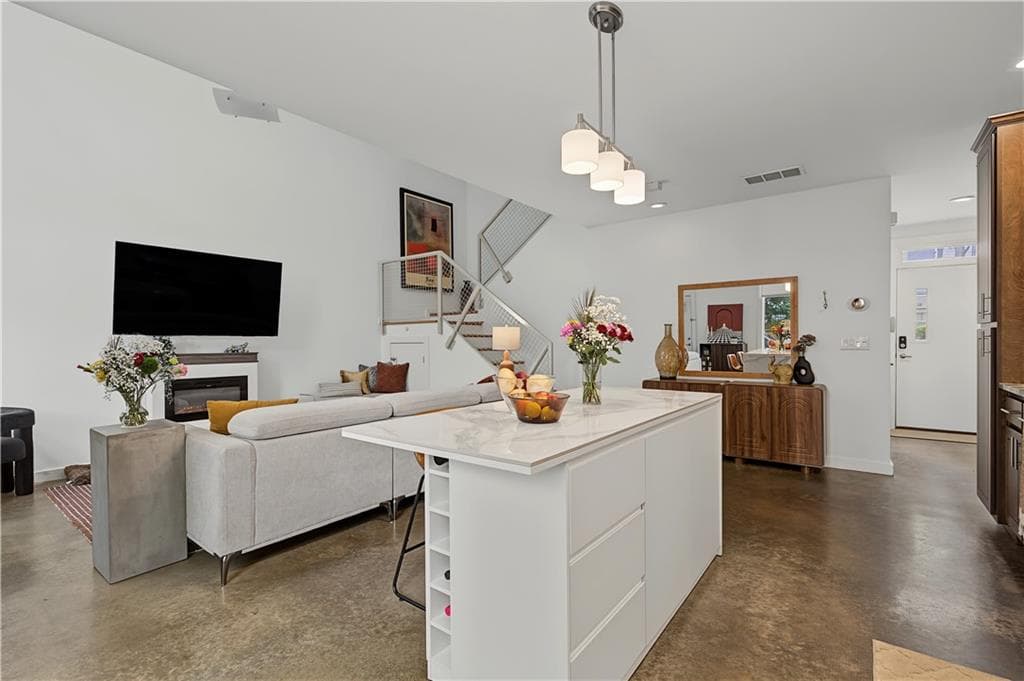 2 bedroom, 2 bathroom, 1,263 sq ft townhouse under contract at 1213 Van Allen Mews  NW, Atlanta, GA 30318 — photo 5