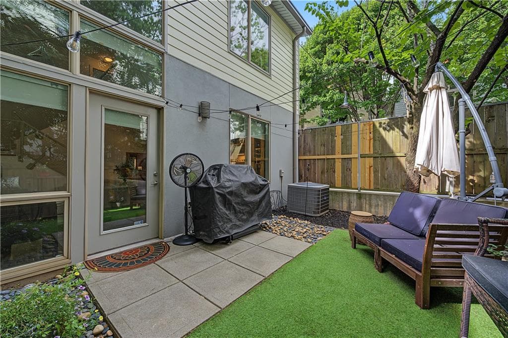 2 bedroom, 2 bathroom, 1,263 sq ft townhouse under contract at 1213 Van Allen Mews  NW, Atlanta, GA 30318 — photo 8