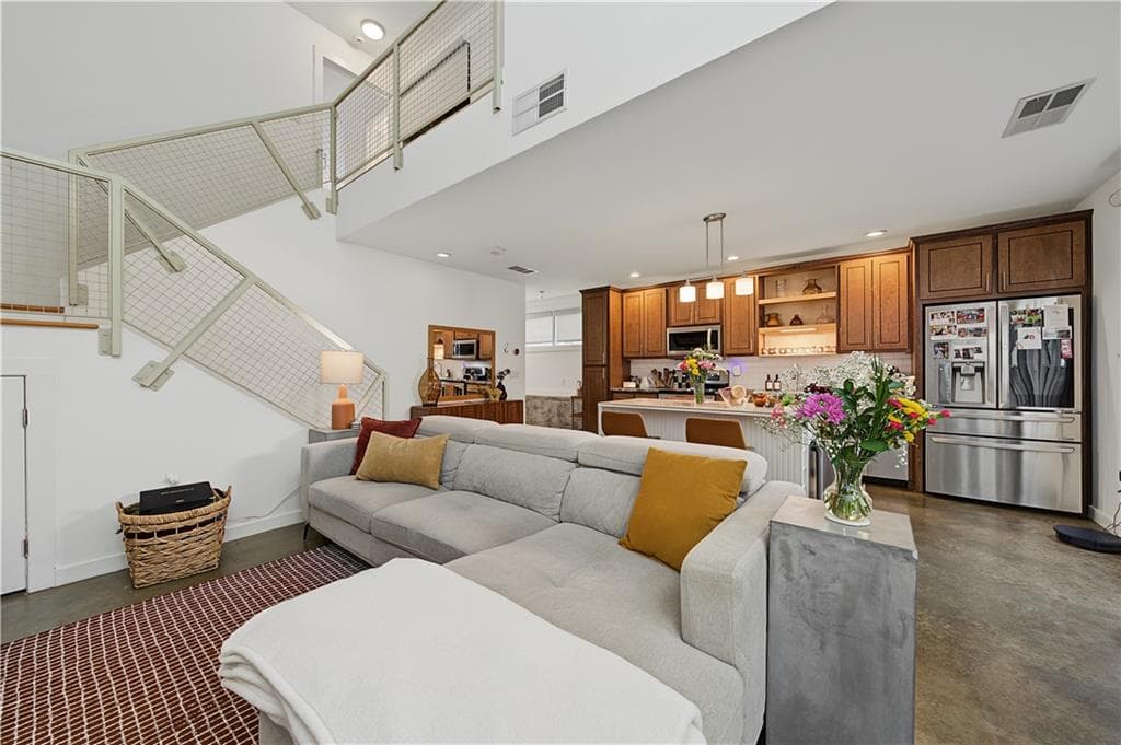 2 bedroom, 2 bathroom, 1,263 sq ft townhouse under contract at 1213 Van Allen Mews  NW, Atlanta, GA 30318 — photo 9