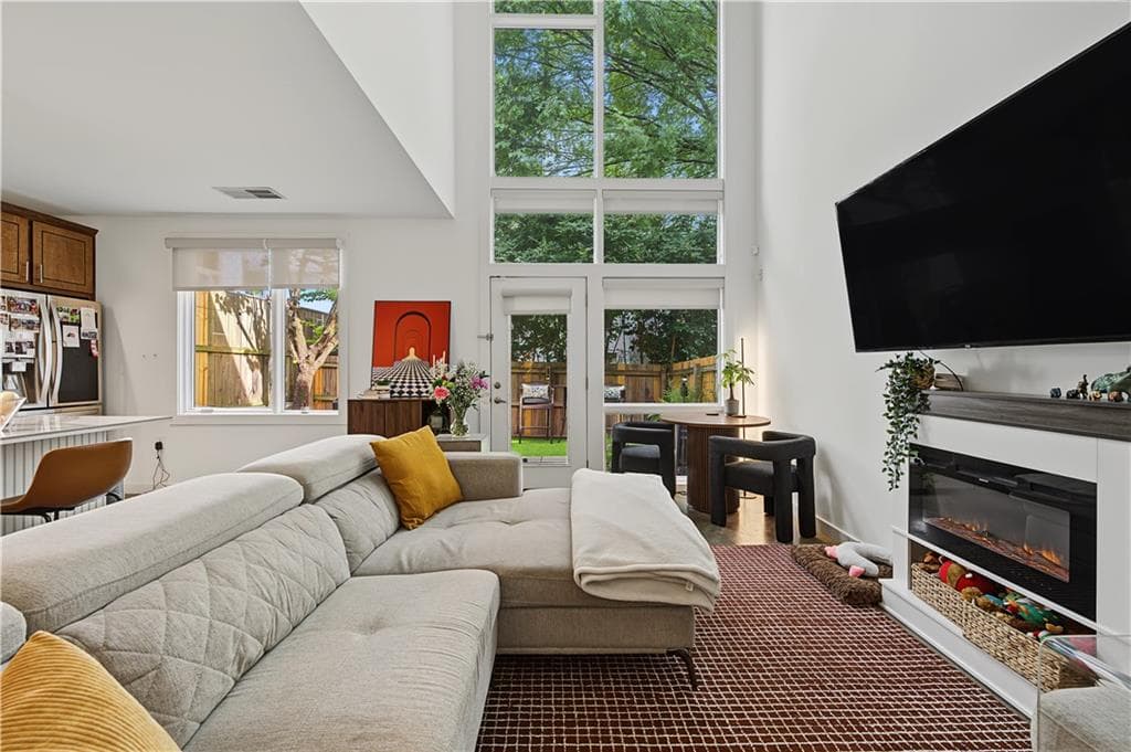 2 bedroom, 2 bathroom, 1,263 sq ft townhouse under contract at 1213 Van Allen Mews  NW, Atlanta, GA 30318 — photo 10