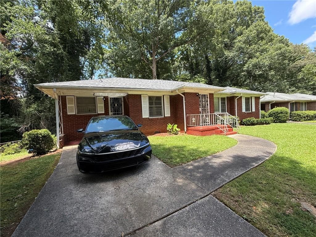 3 bedroom, 2 bathroom, 1,466 sq ft single family residence under contract at 1301 Wichita Drive, Atlanta, GA 30311