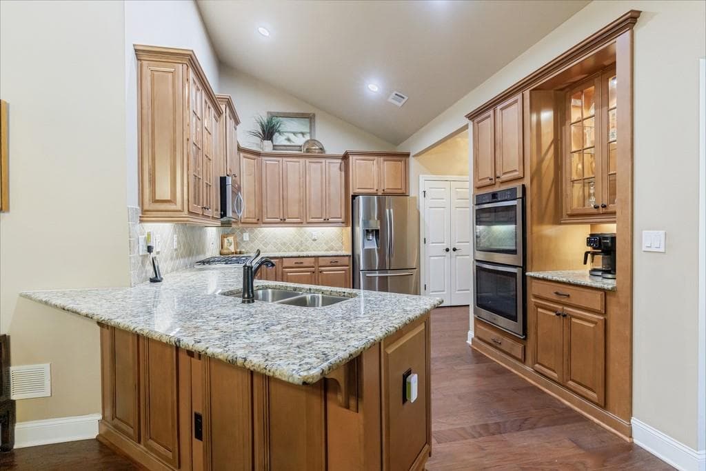 3 bedroom, 3 bathroom, 2,430 sq ft condominium under contract at 120 Chastain Road 1002, Kennesaw, GA 30144 — photo 4