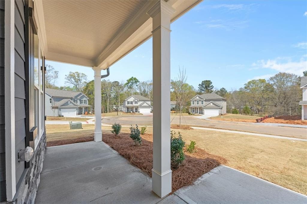 4 bedroom, 3 bathroom, 1,827 sq ft single family residence under contract at 56 Edith Court, Statham, GA 30666 — photo 2