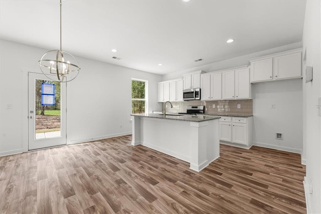 4 bedroom, 3 bathroom, 1,827 sq ft single family residence under contract at 56 Edith Court, Statham, GA 30666 — photo 6