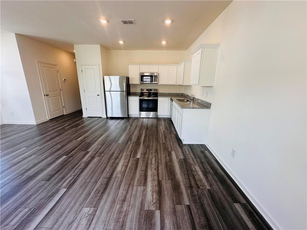 3 bedroom, 3 bathroom, 1,307 sq ft townhouse for rent at 423 Towson Street, Villa Rica, GA 30180 for $2,200 a month — photo 8