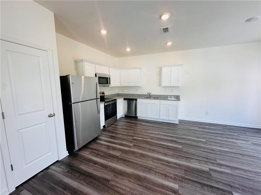 3 bedroom, 3 bathroom, 1,307 sq ft townhouse for rent at 423 Towson Street, Villa Rica, GA 30180 for $2,200 a month — photo 9