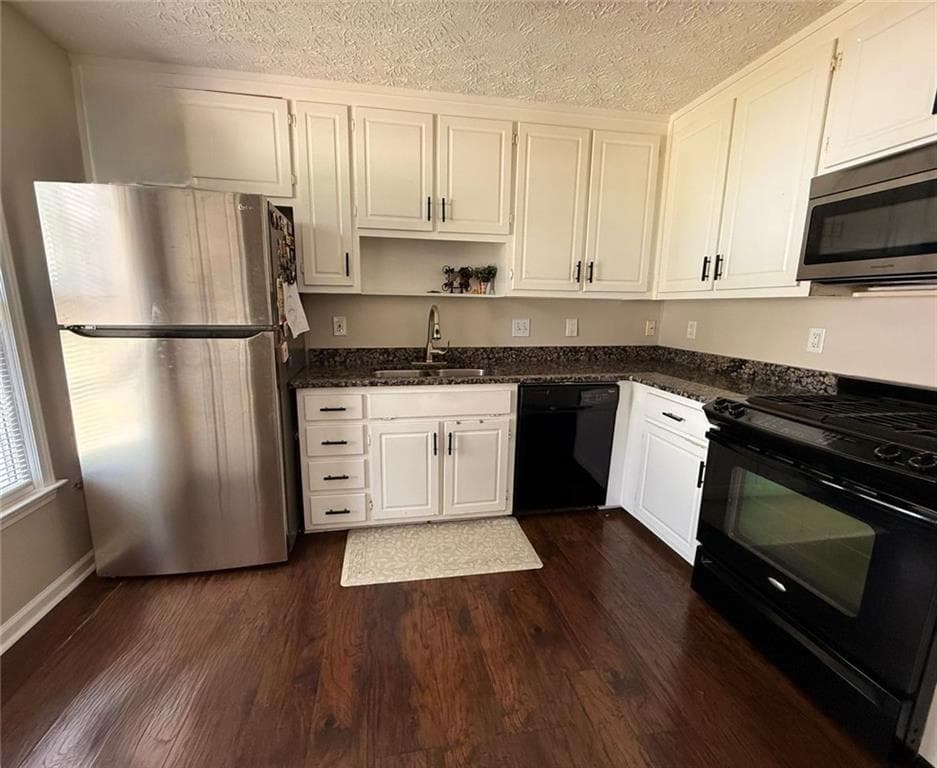 4 bedroom, 2 bathroom, 3,106 sq ft single family residence for rent at 419 Etowah Valley Way, Woodstock, GA 30189 for $2,600 a month — photo 7