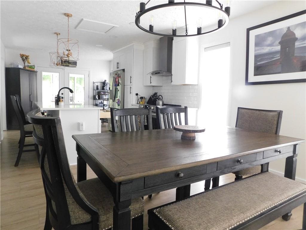 4 bedroom, 3 bathroom, 3,402 sq ft single family residence for sale at 3086 Holly Mill Run, Marietta, GA 30062 — photo 5