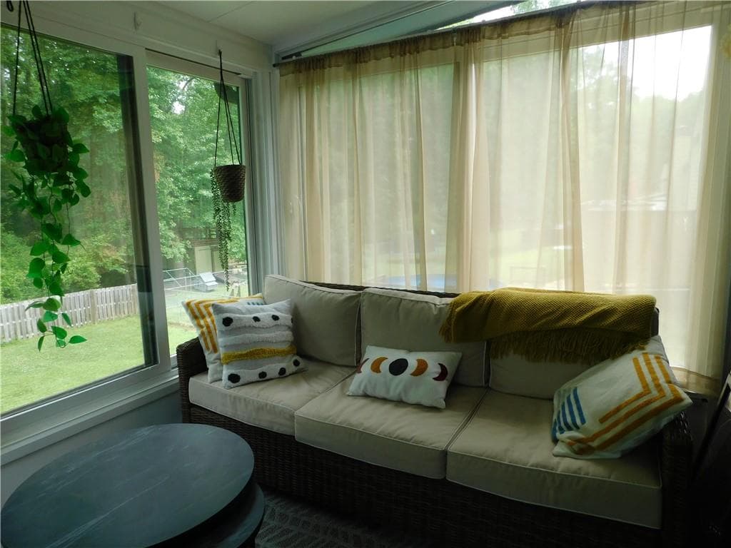 4 bedroom, 3 bathroom, 3,402 sq ft single family residence for sale at 3086 Holly Mill Run, Marietta, GA 30062 — photo 9