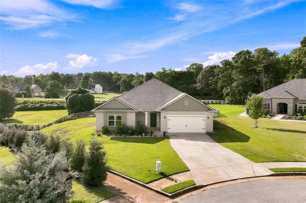 4 bedroom, 2 bathroom, 1,913 sq ft single family residence for sale at 6104 Creekside View Lane, Clermont, GA 30527 — photo 4