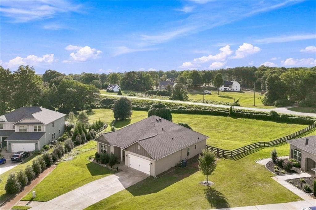 4 bedroom, 2 bathroom, 1,913 sq ft single family residence for sale at 6104 Creekside View Lane, Clermont, GA 30527 — photo 5
