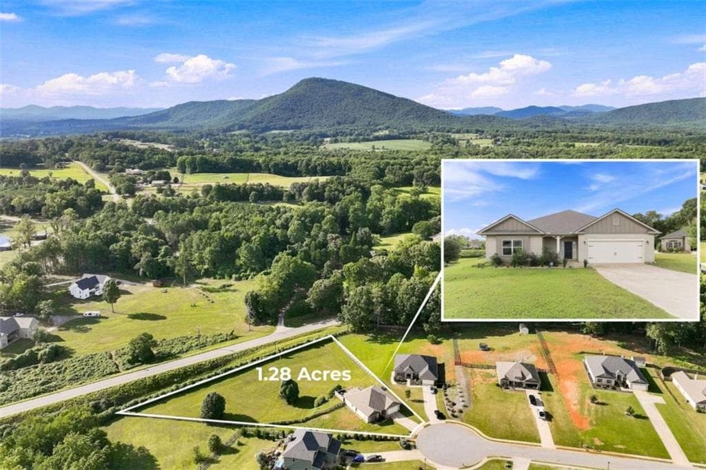 4 bedroom, 2 bathroom, 1,913 sq ft single family residence for sale at 6104 Creekside View Lane, Clermont, GA 30527