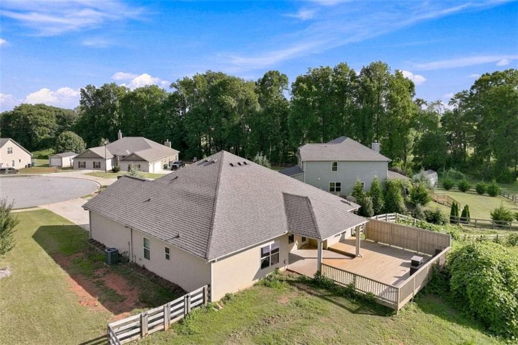 4 bedroom, 2 bathroom, 1,913 sq ft single family residence for sale at 6104 Creekside View Lane, Clermont, GA 30527 — photo 9
