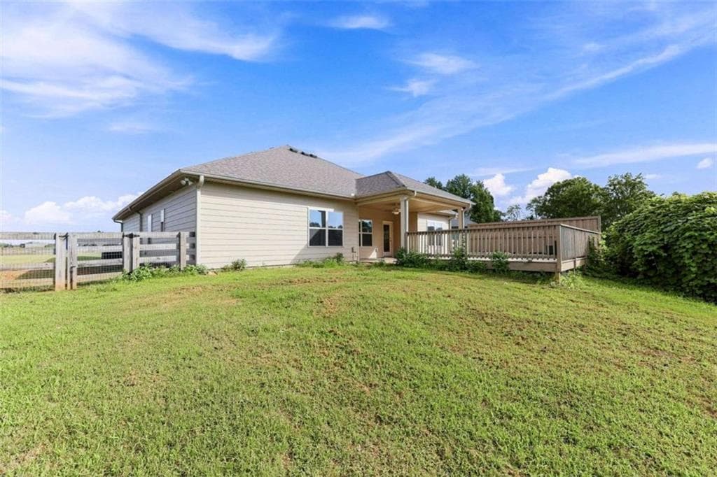4 bedroom, 2 bathroom, 1,913 sq ft single family residence for sale at 6104 Creekside View Lane, Clermont, GA 30527 — photo 10