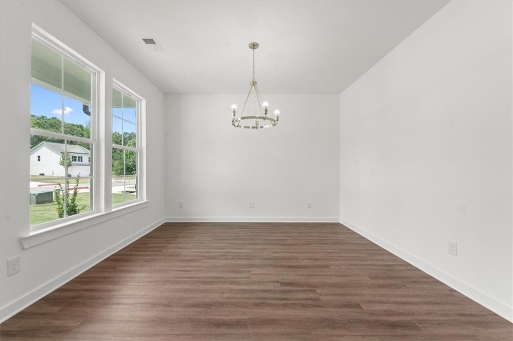 4 bedroom, 3 bathroom, 2,340 sq ft single family residence for sale at 29 Edith Court, Statham, GA 30666 — photo 5