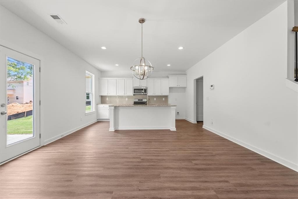 4 bedroom, 3 bathroom, 2,340 sq ft single family residence for sale at 29 Edith Court, Statham, GA 30666 — photo 7