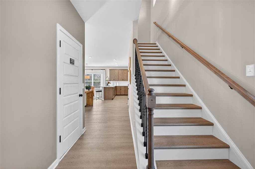 3 bedroom, 3 bathroom, 1,909 sq ft single family residence under contract at 467 Fair Oak Lane, Calhoun, GA 30701 — photo 3