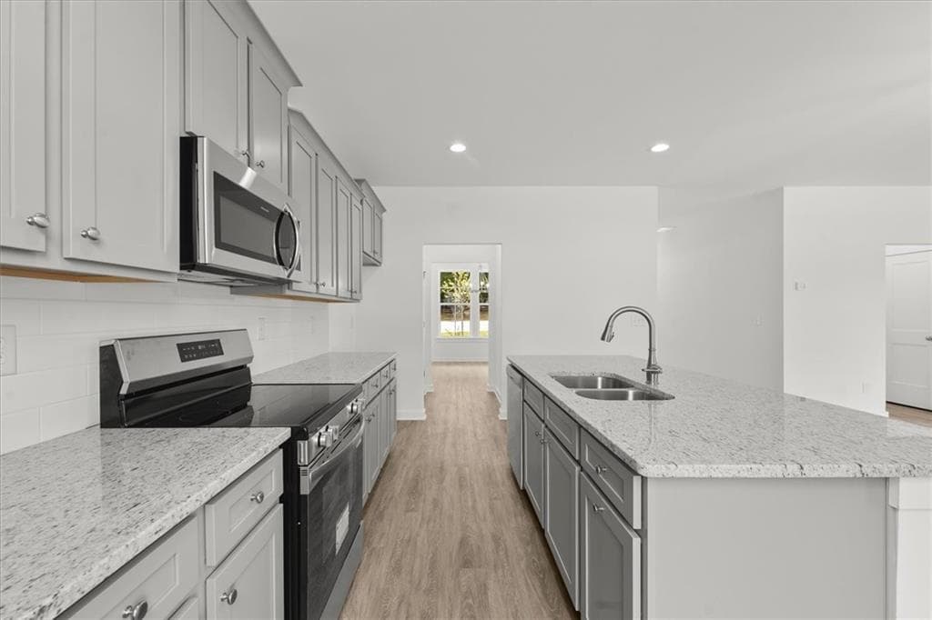 4 bedroom, 3 bathroom, 2,159 sq ft single family residence for sale at 534 Lillian Way, Statham, GA 30666 — photo 9