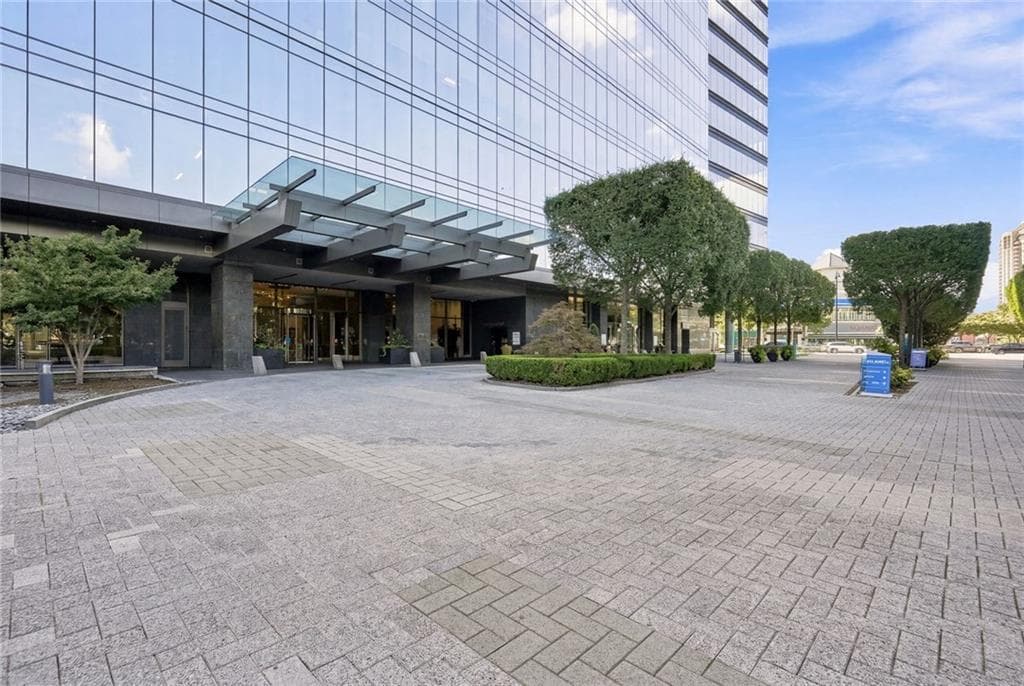 2 bedroom, 3 bathroom, 1,776 sq ft condominium for sale at 3630 Peachtree Road 2302, Atlanta, GA 30326 — photo 2