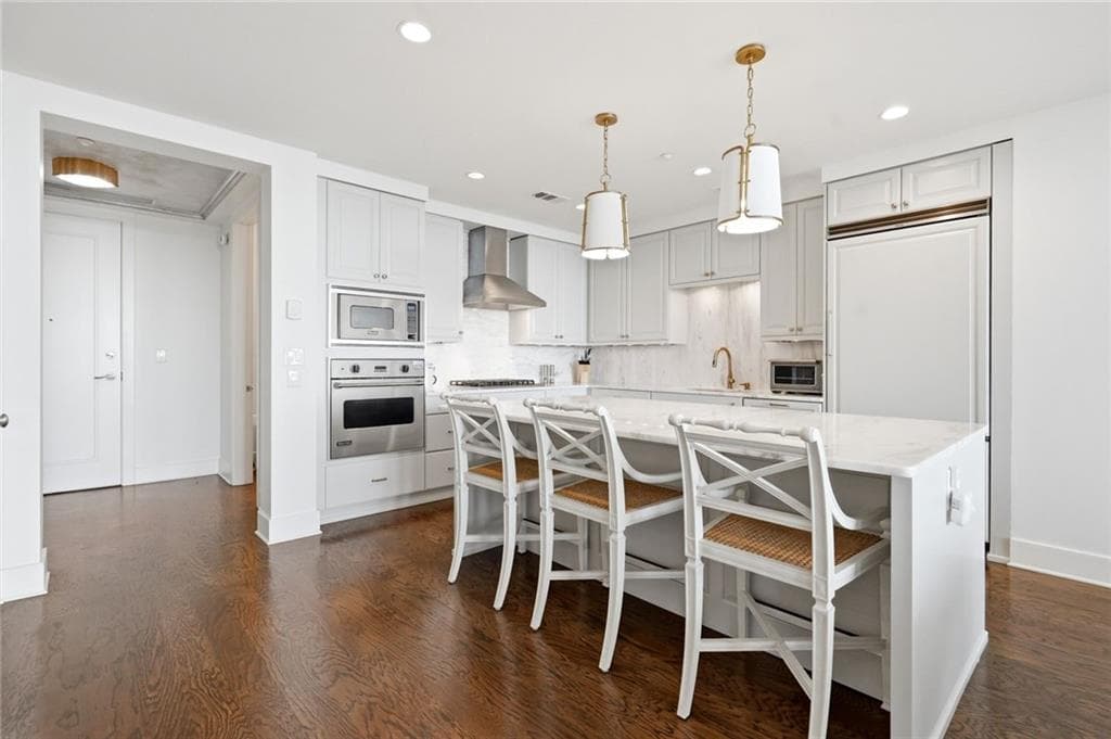 2 bedroom, 3 bathroom, 1,776 sq ft condominium for sale at 3630 Peachtree Road 2302, Atlanta, GA 30326 — photo 4