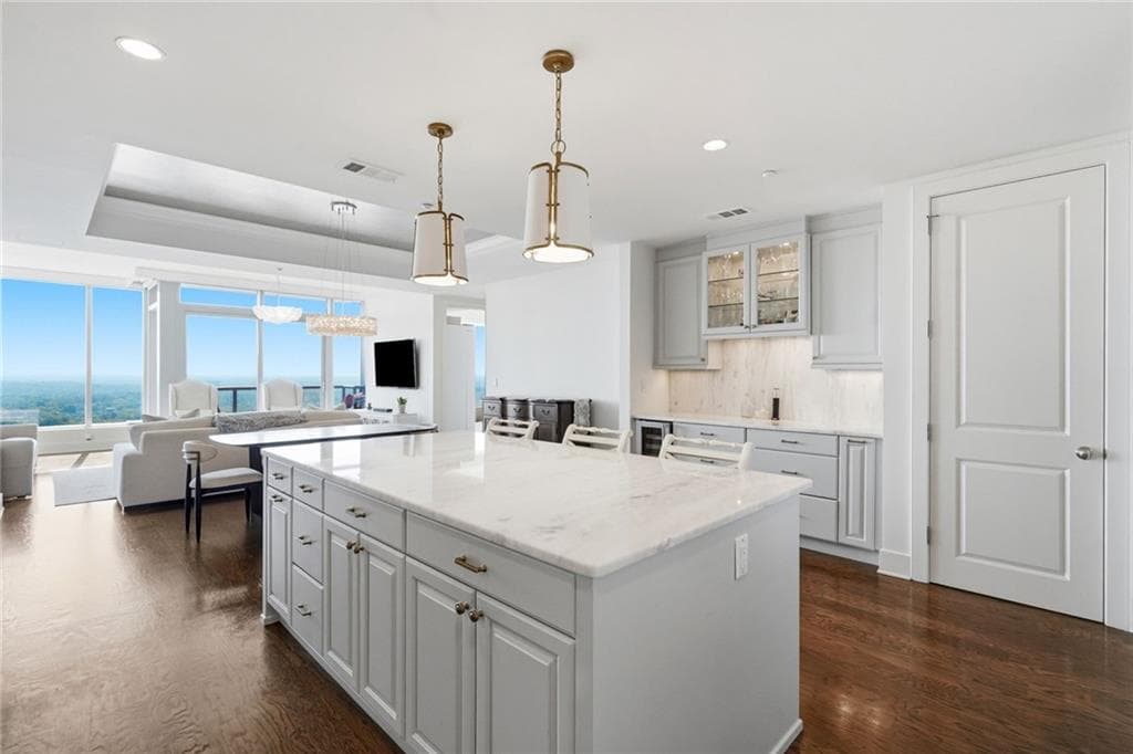 2 bedroom, 3 bathroom, 1,776 sq ft condominium for sale at 3630 Peachtree Road 2302, Atlanta, GA 30326 — photo 6