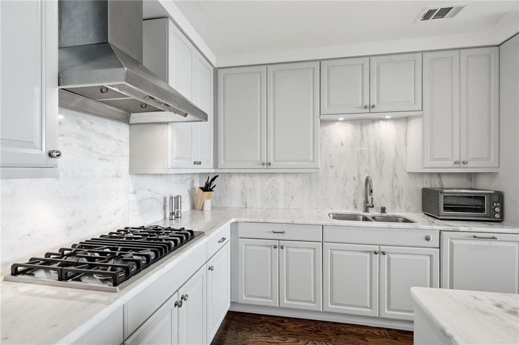 2 bedroom, 3 bathroom, 1,776 sq ft condominium for sale at 3630 Peachtree Road 2302, Atlanta, GA 30326 — photo 8