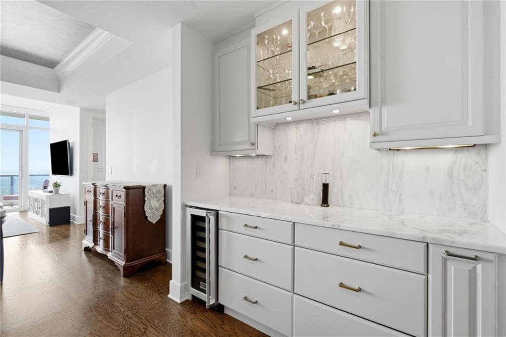 2 bedroom, 3 bathroom, 1,776 sq ft condominium for sale at 3630 Peachtree Road 2302, Atlanta, GA 30326 — photo 9